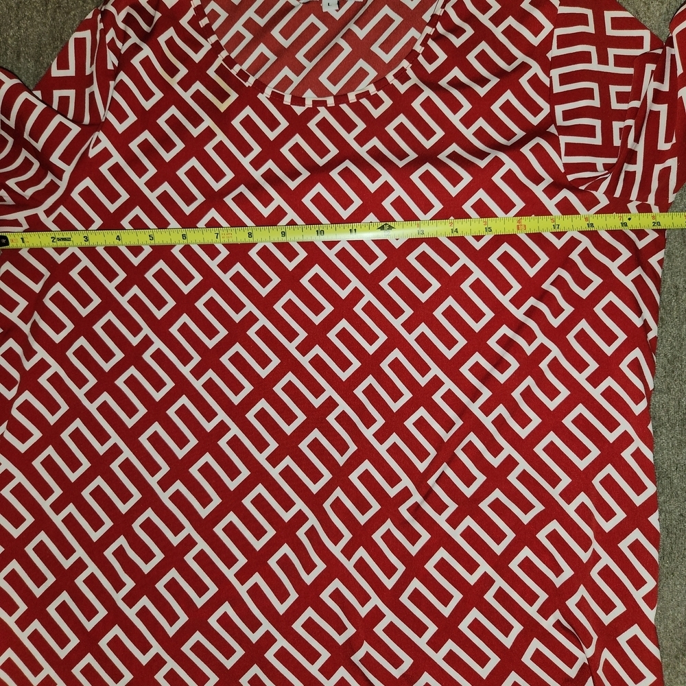 Buckhead Betties Chic Red Patterned Women's Blouse - Picture 5 of 5